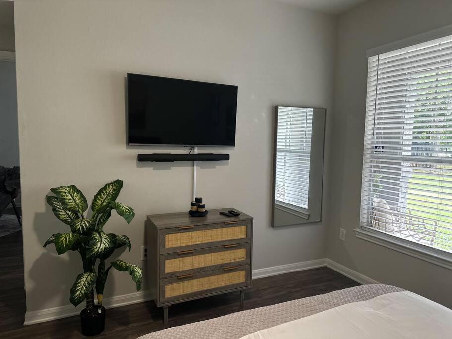 Devine Livings At Hermann Park Apartment Houston Exterior photo